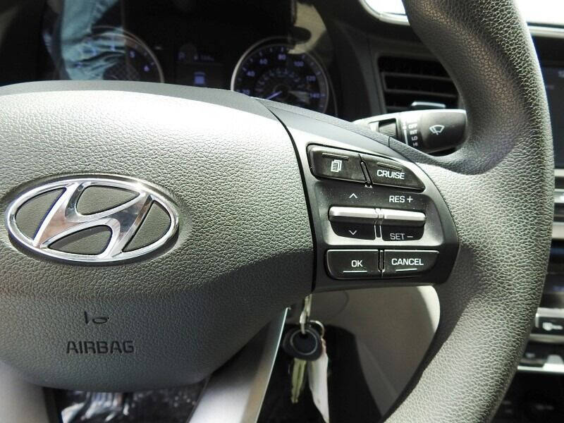 2020 HYUNDAI Elantra Sedan - $16,900