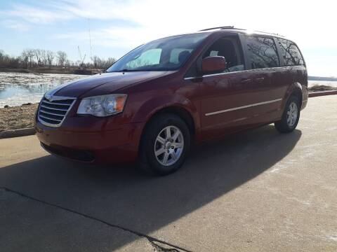 2010 Chrysler Town and Country for sale at DRIVE-RITE in Saint Charles MO
