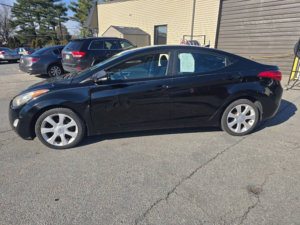 2011 Hyundai ELANTRA for sale at QUEENSGATE AUTO SALES in York, PA