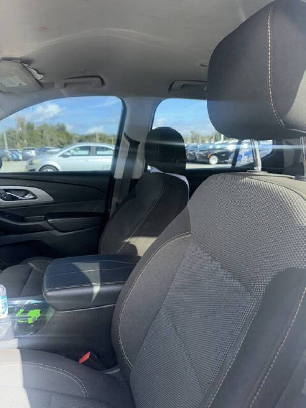 2021 Chevrolet Traverse LT Cloth