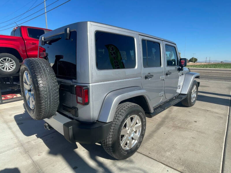 2015 Jeep Wrangler Unlimited Sahara photo 6