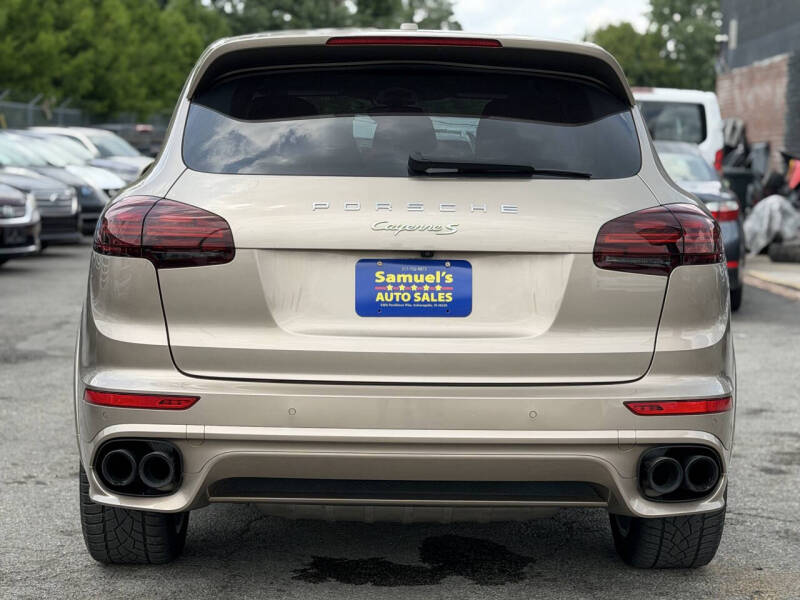2015 Porsche Cayenne S E-Hybrid