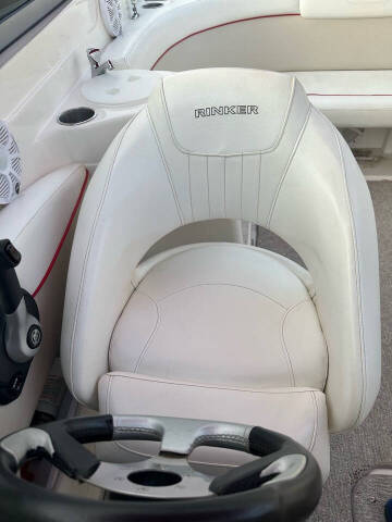 2006 Rinker 246BR