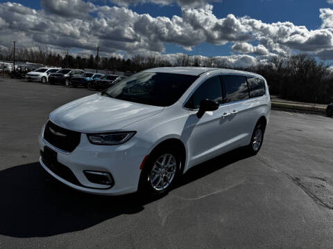2025 Chrysler Pacifica Select