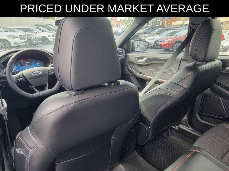 2023 Ford Escape ST-Line Select