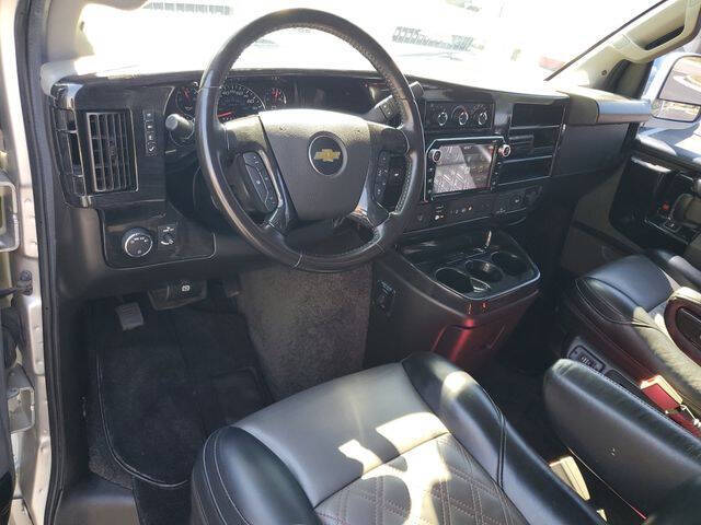 2022 Chevrolet Express 2500