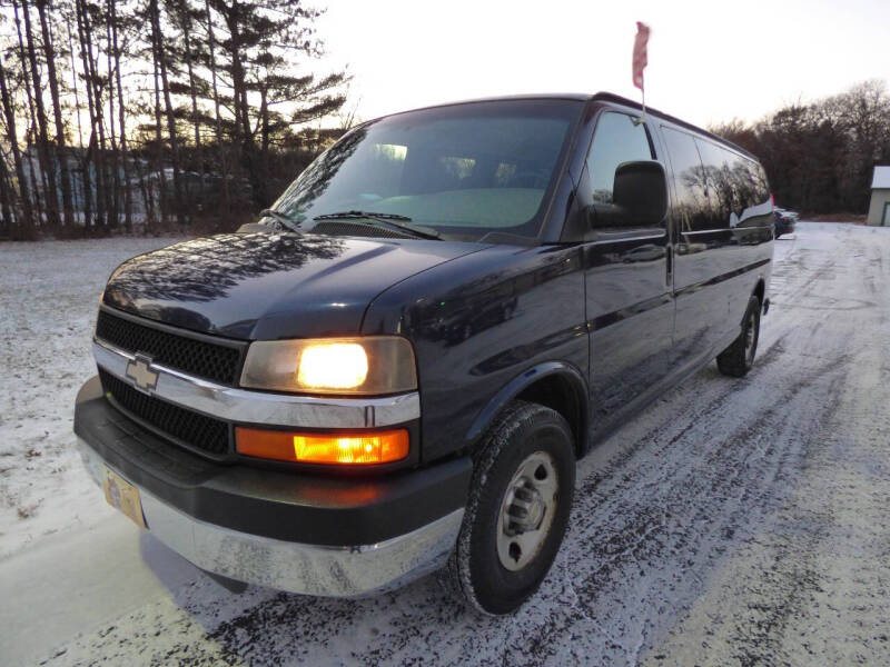 Chevrolet Express's photo