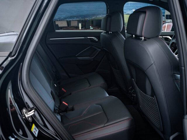 2025 Audi Q3 quattro S line Prem Plus 45 TFSI