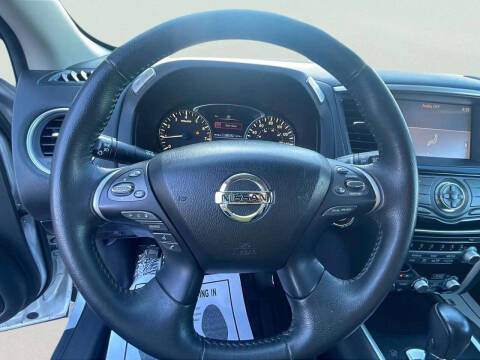 2020 Nissan Pathfinder SV