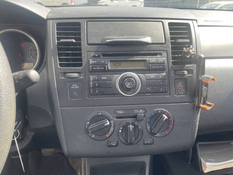 2011 Nissan Versa 1.8 S