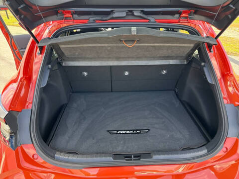 2025 Toyota Corolla Hatchback SE