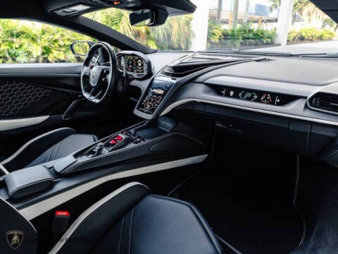 2024 Lamborghini Revuelto