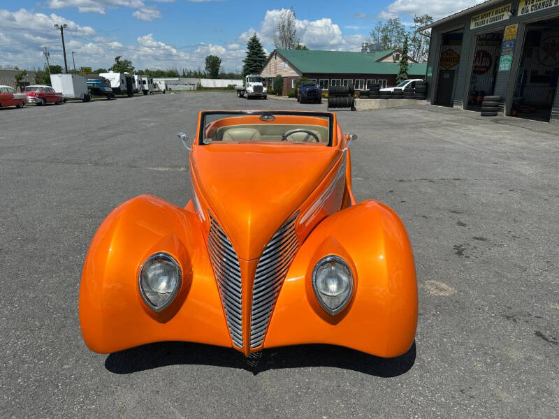 1939 Ford Super Deluxe