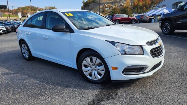 Used 2016 Chevrolet Cruze Limited LS with VIN 1G1PC5SH4G7135045 for sale in Hazard, KY