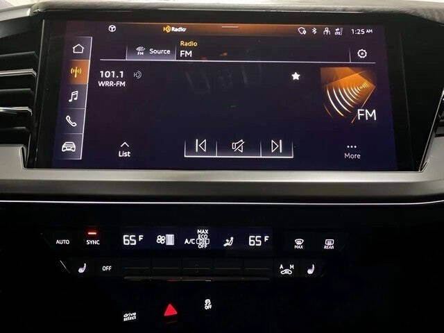 2024 Audi Q4 e-tron quattro Premium 55