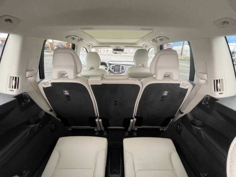 2019 Volvo XC90 T5 Momentum