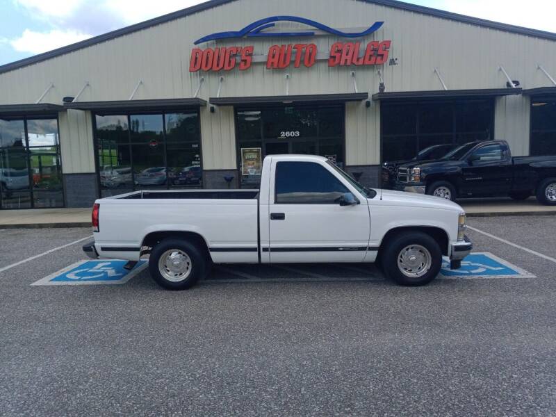 1998 Chevrolet C/K 1500 Series for sale at DOUG'S AUTO SALES INC in Pleasant View TN