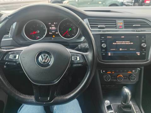 2018 Volkswagen Tiguan 2.0T SEL 4Motion