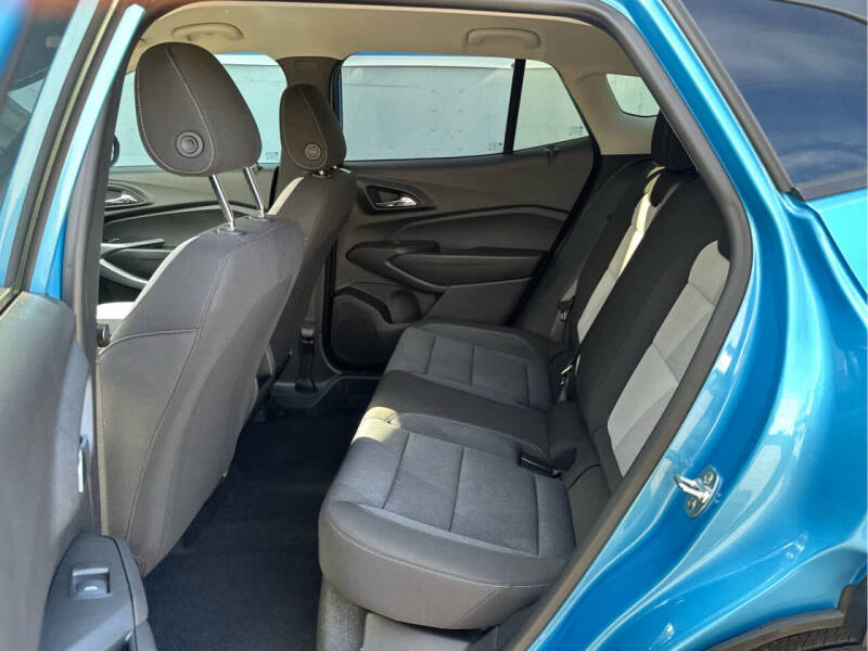 2025 Chevrolet Trax LS