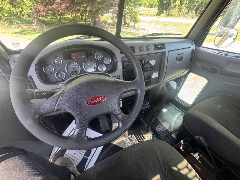 2010 Peterbilt 337