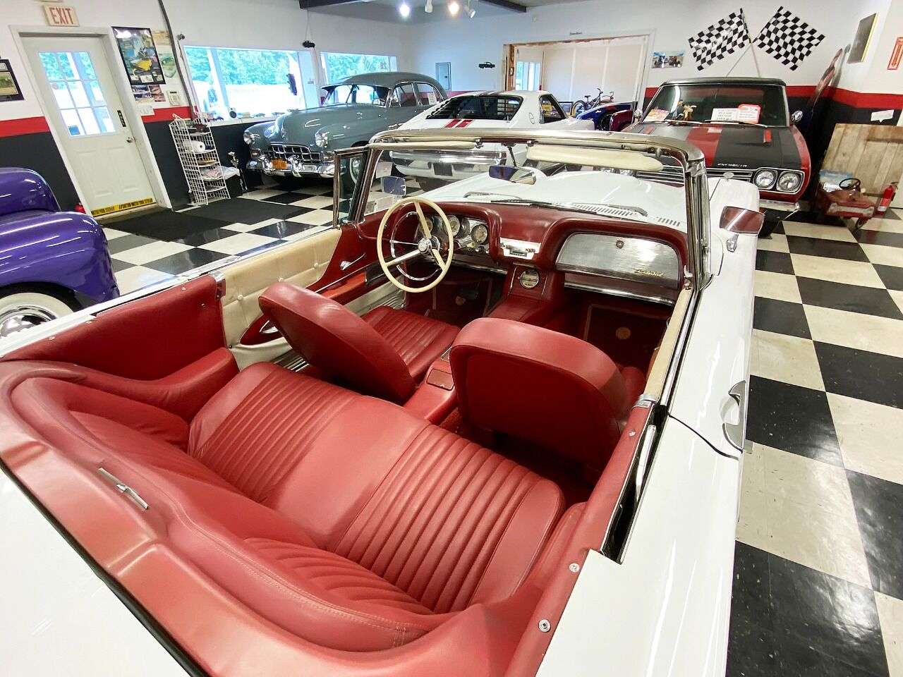 1960 Ford Thunderbird 8