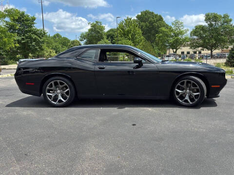 2015 Dodge Challenger SXT Plus