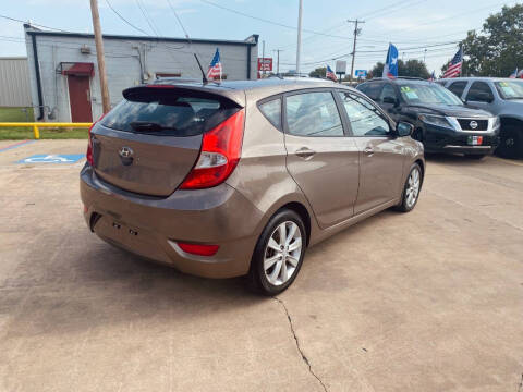 2012 Hyundai Accent SE