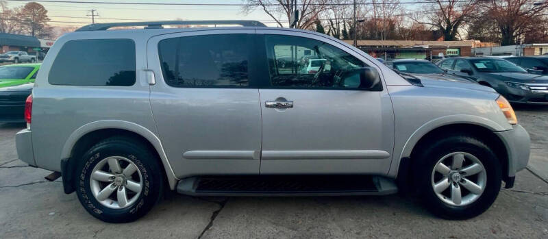 2013 Nissan Armada SV photo 11