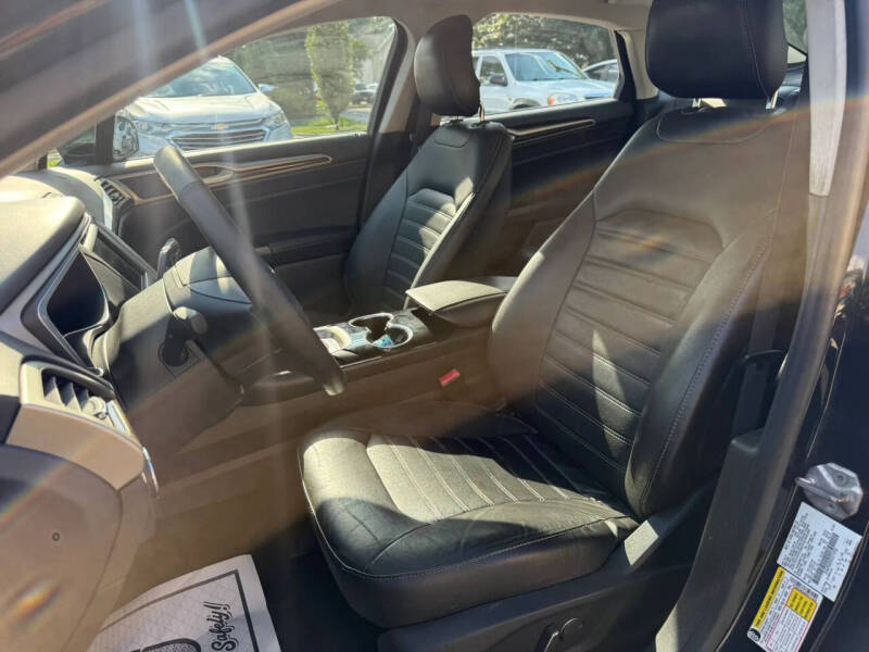 2014 Ford Fusion SE
