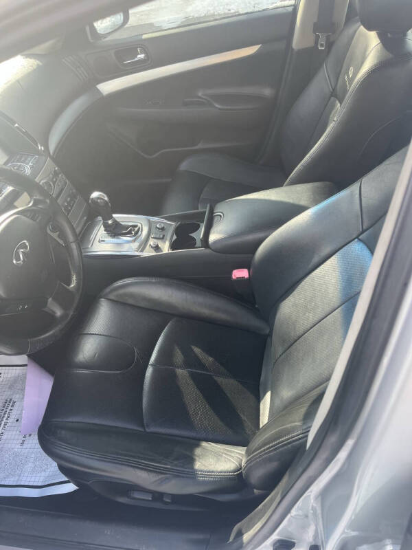 2011 Infiniti G25 Sedan x