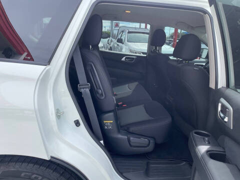 2020 Nissan Pathfinder SV