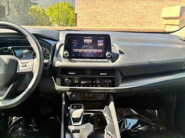 2025 Nissan Rogue SV