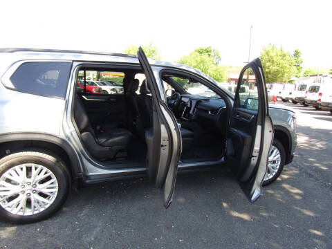 2025 GMC Acadia Elevation