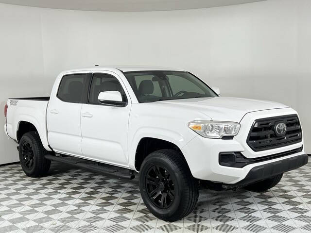 2019 Toyota Tacoma SR's photo