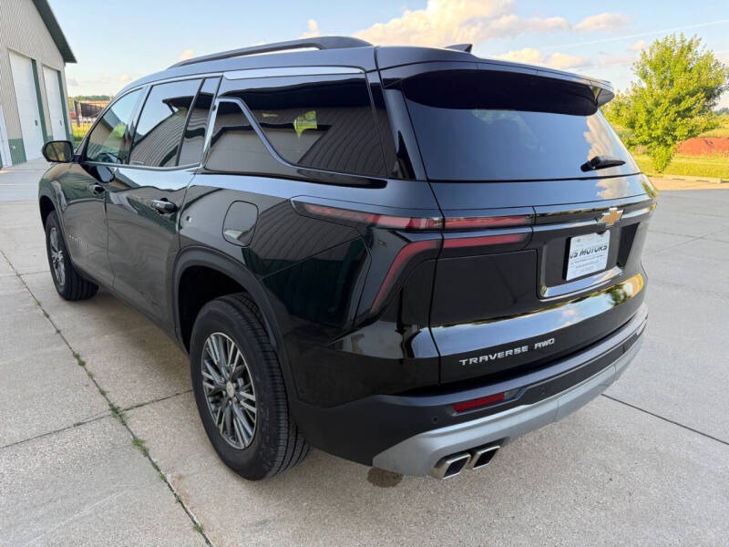2024 Chevrolet Traverse LT