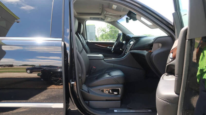 2018 Cadillac Escalade Luxury