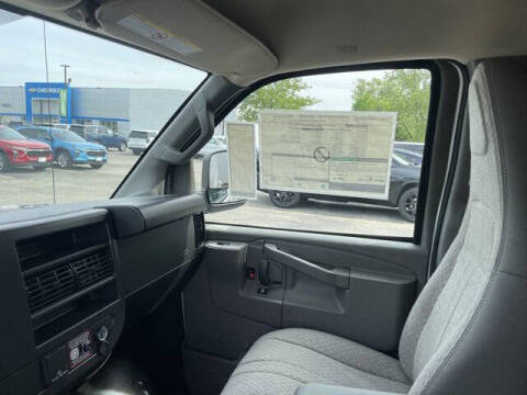 2025 Chevrolet Express 3500