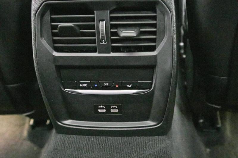 2024 BMW 3 Series 330i xDrive