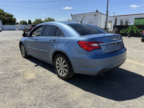 2011 Chrysler 200 Touring