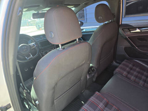 2017 Volkswagen Golf GTI Sport