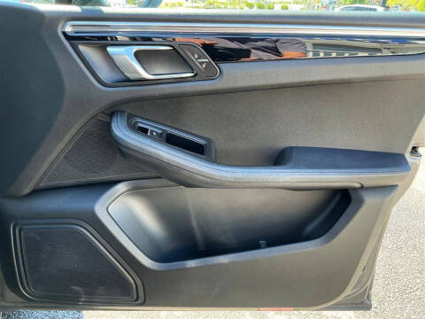 2015 Porsche Macan S