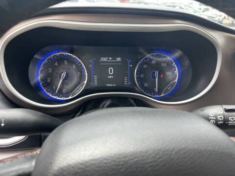 2017 Chrysler Pacifica Touring-L