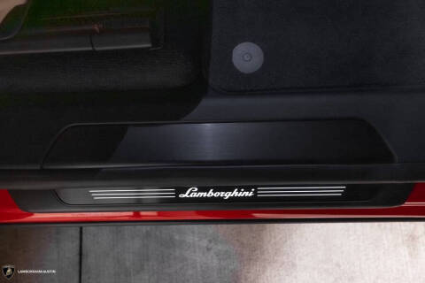 2025 Lamborghini Urus SE