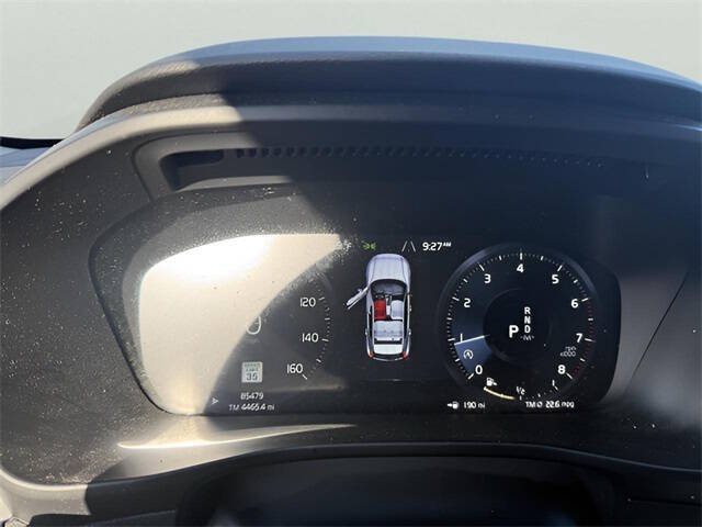 2022 Volvo XC40 T5 Momentum