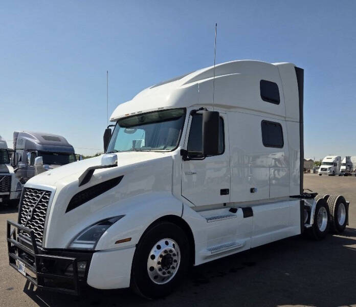 2023 Volvo VN's photo