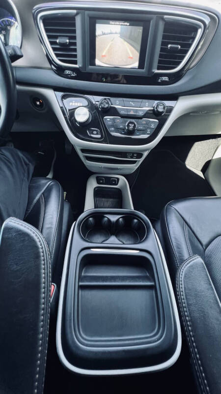 2018 Chrysler Pacifica Touring L