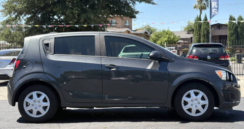 2016 Chevrolet Sonic LS Manual