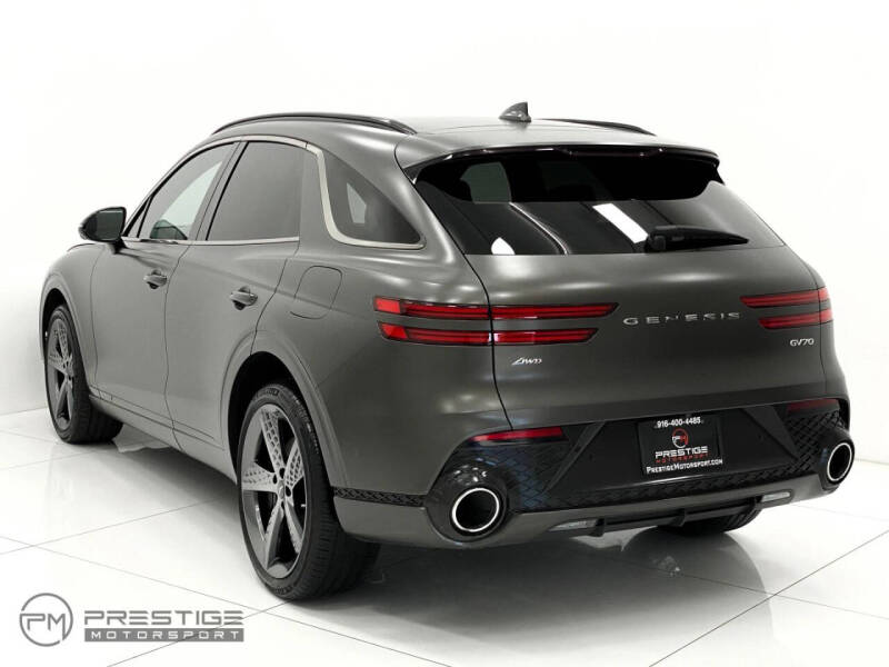 2023 Genesis GV70 2.5T Standard