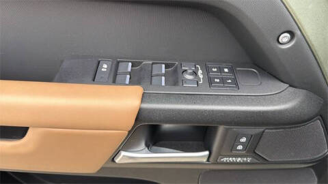 2025 Land Rover Defender 110 P400 X