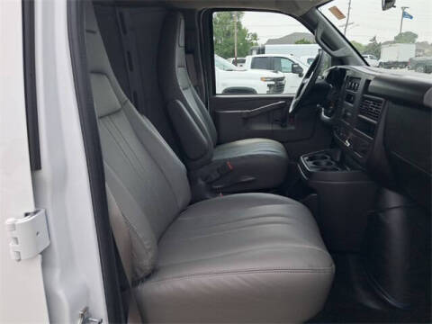 2025 Chevrolet Express 3500